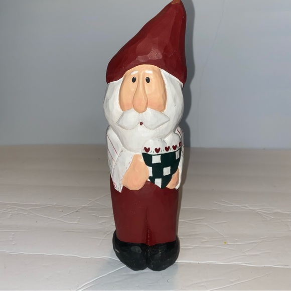 Midwest of Cannon Falls Folk Art Christmas Santa with Heart Figure 10" - Picture 1 of 8